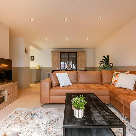 Cozy With Balcony With Parking Apartamento De Haan